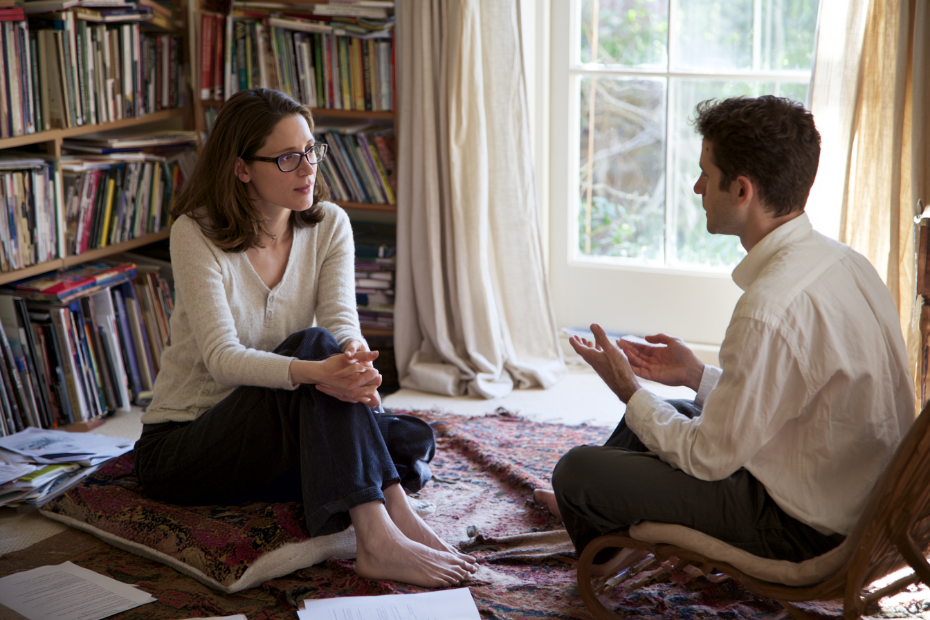 Therapist notices unusual drowsiness while listening to an emotionally detached client.